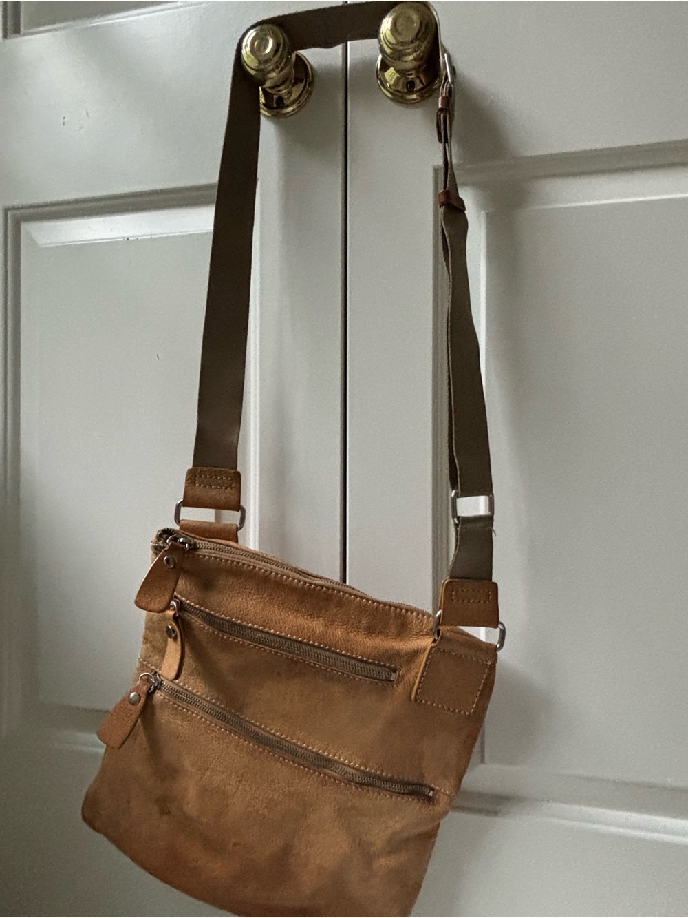VINTAGE - Tan Leather Crossbody Bag for Men - Casual Everyday Sling